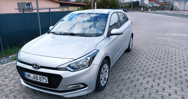 Hyundai i20 cena 37900 przebieg: 47000, rok produkcji 2017 z Dzierżoniów małe 379